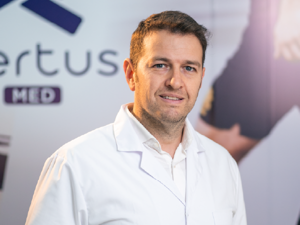 Dr. Dario Cisterna