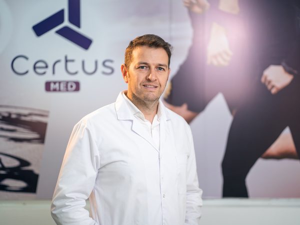 Dr. Dario Cisterna