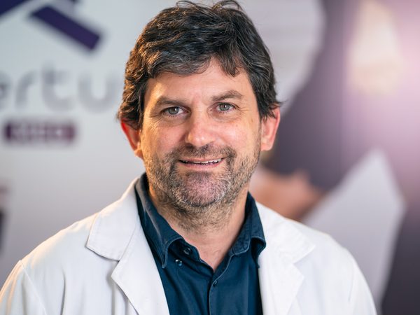 Dr. Juan Galvez